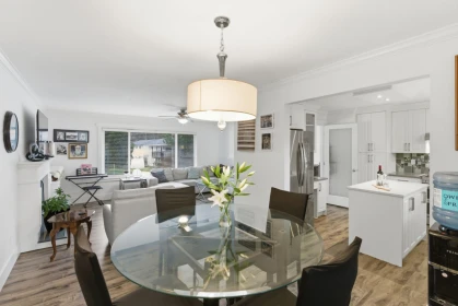 Kitchen Island Photo of 1460 Kaslo Court, Abbotsford, BC