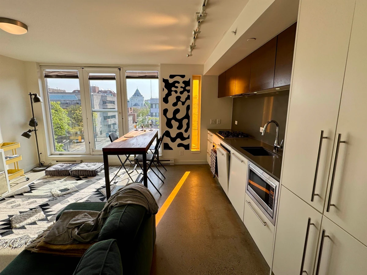 Dining Area Photo of 803 150 E Cordova Street, Vancouver, BC