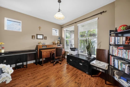 Guest Bathroom Photo of 6924 197b Street, Langley, BC