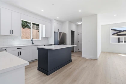 Kitchen Island Photo of 32866 3rd Avenue, Mission, BC