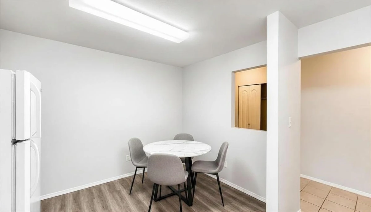 Dining Area Photo of 311 9948 151 Street, Surrey, BC