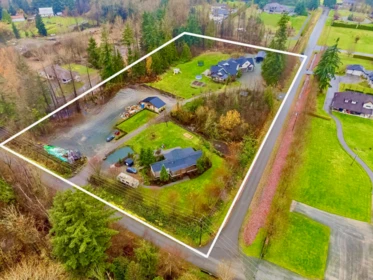 Swimming Pool Photo of 26979 58 Avenue, Langley, BC