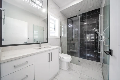 Primary Bathroom Photo of 749 E 60th Avenue, Vancouver, BC