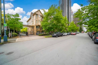 202 10289 133 Street, Surrey, BC, Surrey — Apartment/Condo for sale