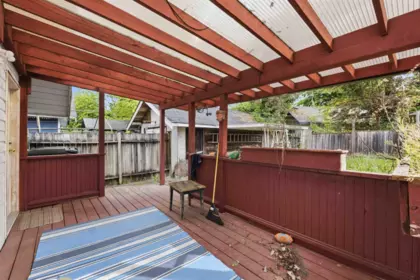 Front Yard Photo of 11328 Maple Crescent, Maple Ridge, BC