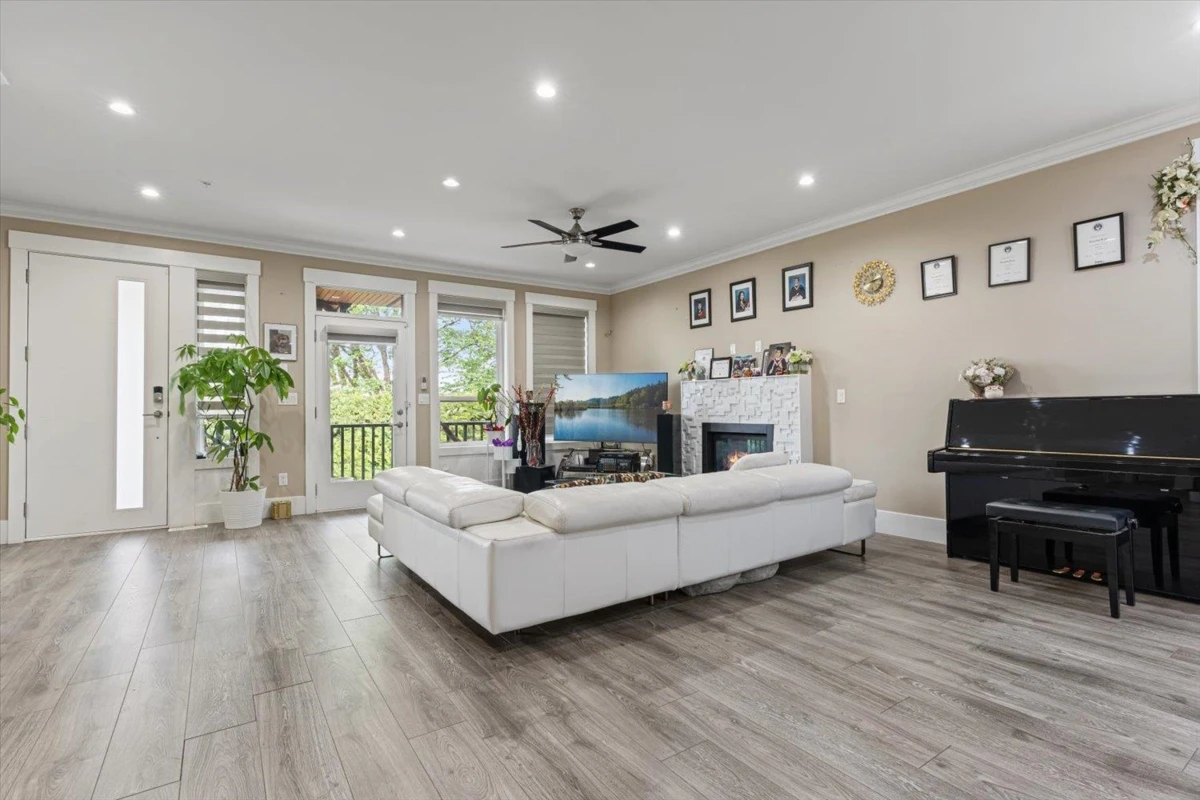 Dining Area Photo of 10166 Jackson Road, Maple Ridge, BC