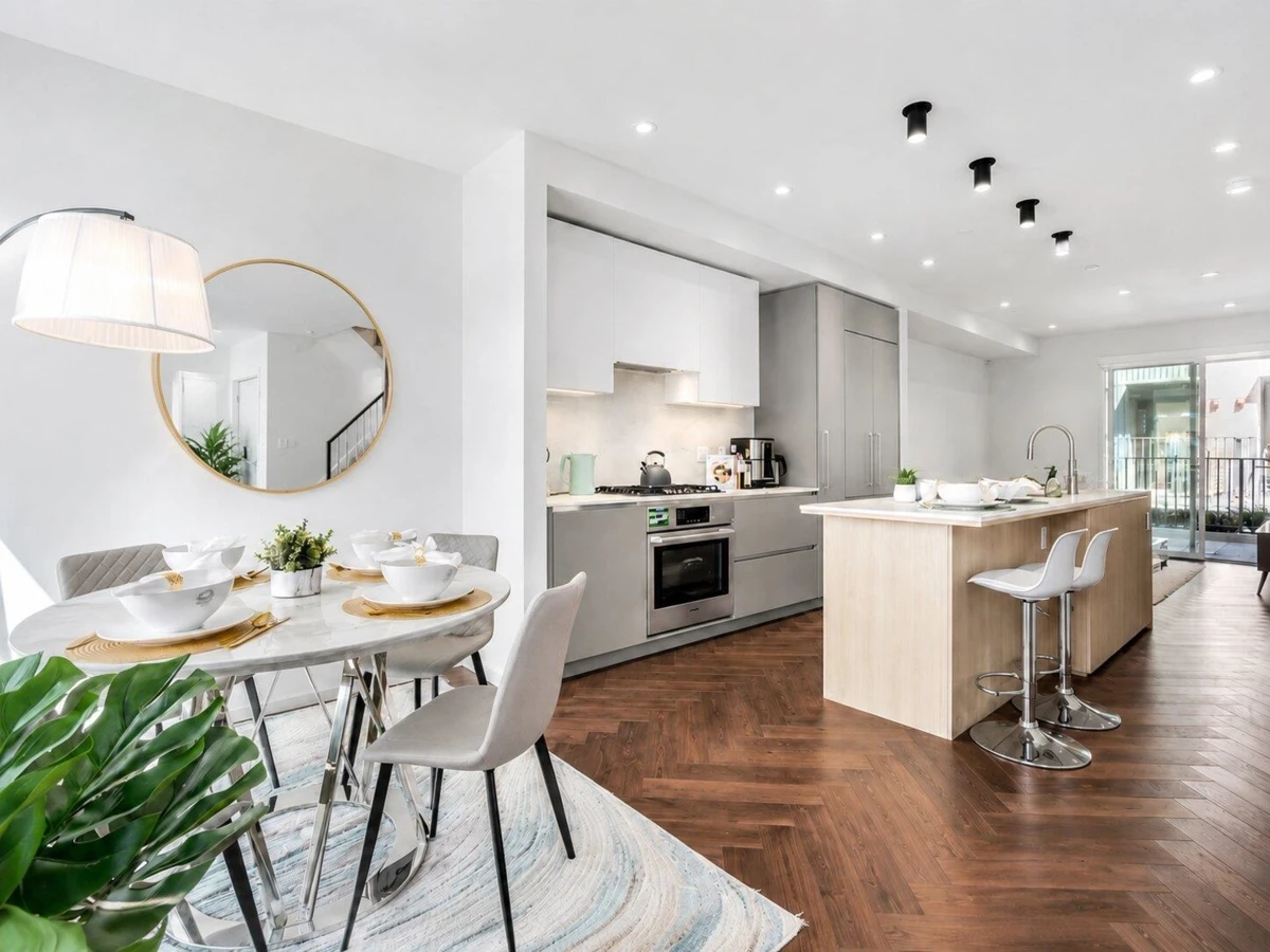 Dining Area Photo of 153 785 W 49th Avenue, Vancouver, BC