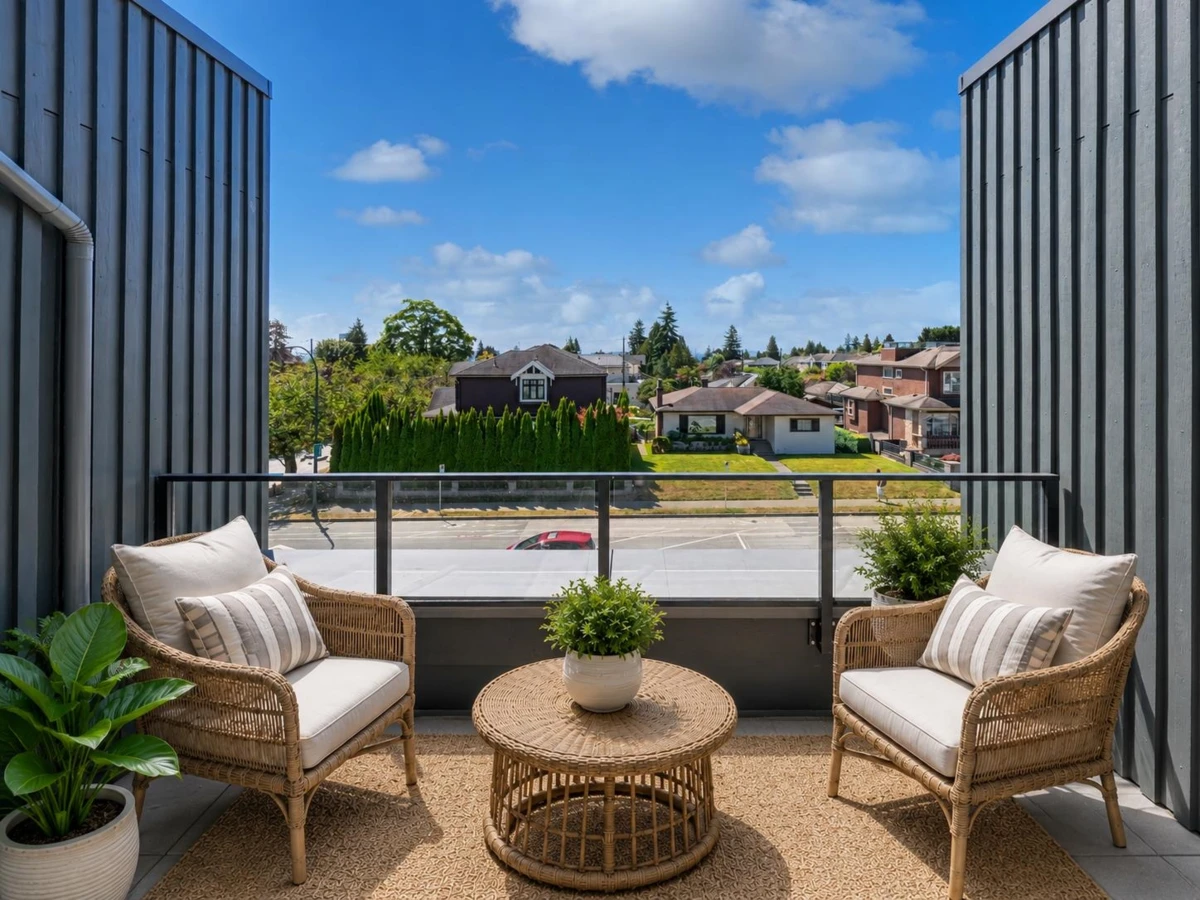 Family Room Photo of 153 785 W 49th Avenue, Vancouver, BC