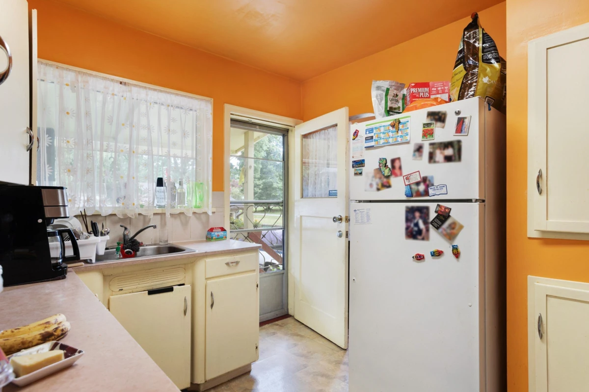 Dining Area Photo of 5454 Melbourne Street, Vancouver, BC