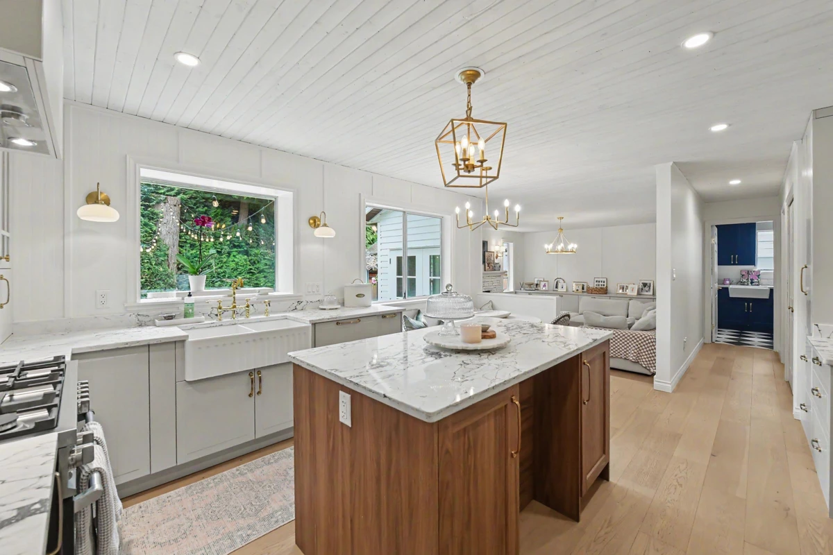 Dining Area Photo of 2085 Ocean Forest Drive, Surrey, BC
