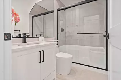 Guest Bathroom Photo of 2 9340 General Currie Road, Richmond, BC