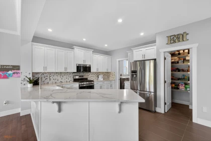 Kitchen Island Photo of 21067 83a Avenue, Langley, BC