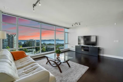 Aerial View of 901 1320 Chesterfield Avenue, North Vancouver, BC