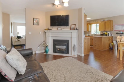 Kitchen Island Photo of 6084 185 Street, Surrey, BC