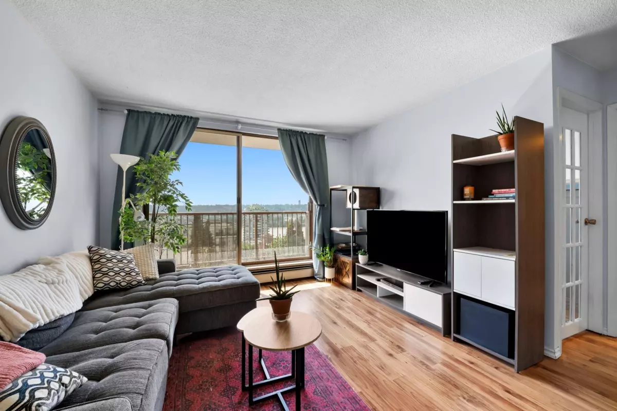 Family Room Photo of 508 320 Royal Avenue, New Westminster, BC