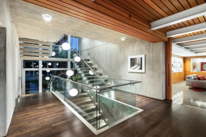 Entry Foyer Photo of 4850 Fannin Avenue, Vancouver, BC