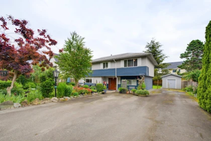 Staircase Photo of 4882 44b Avenue, Delta, BC