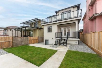 Hot Tub / Spa Photo of 2719 E 46th Avenue, Vancouver, BC