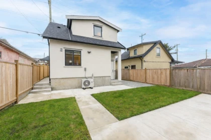 Swimming Pool Photo of 2719 E 46th Avenue, Vancouver, BC
