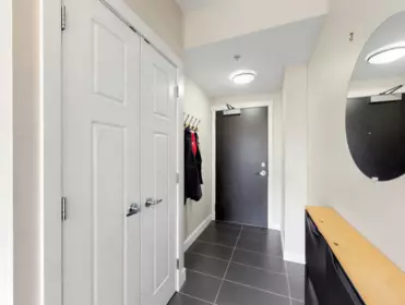 605 2968 Glen Drive, Coquitlam, BC, Coquitlam — Apartment/Condo for sale