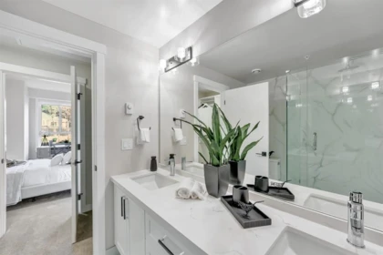 Primary Bathroom Photo of 509 12143 223 Street, Maple Ridge, BC