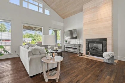Kitchen Island Photo of 8557 Fripp Terrace, Mission, BC
