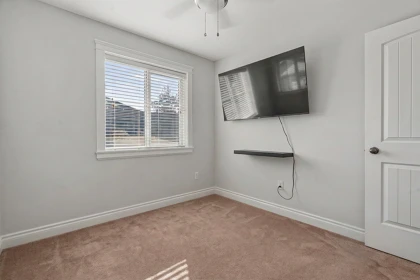 Hallway Photo of 6143 Rexford Drive, Chilliwack, BC