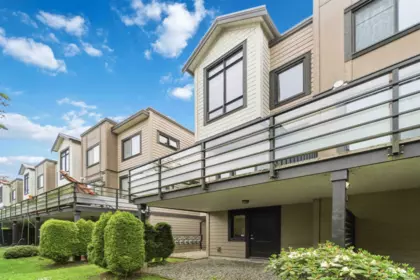 Garden / Landscaping Photo of 30 100 Wood Street, New Westminster, BC