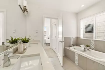 Guest Bathroom Photo of 30 100 Wood Street, New Westminster, BC