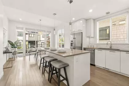 Kitchen Island Photo of 30 100 Wood Street, New Westminster, BC