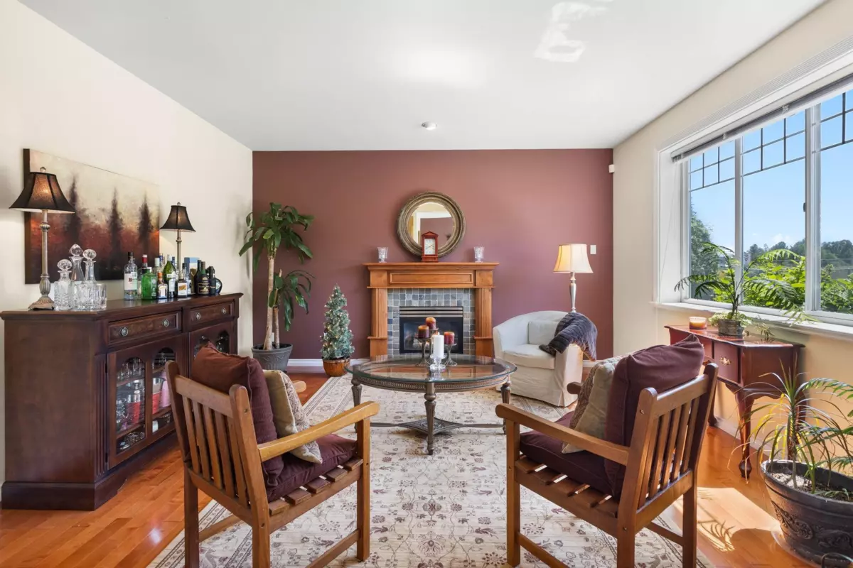 Family Room Photo of B 2484 Nile Gate, Port Coquitlam, BC