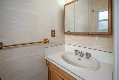 Laundry Room Photo of 1550 Farrell Avenue, Delta, BC