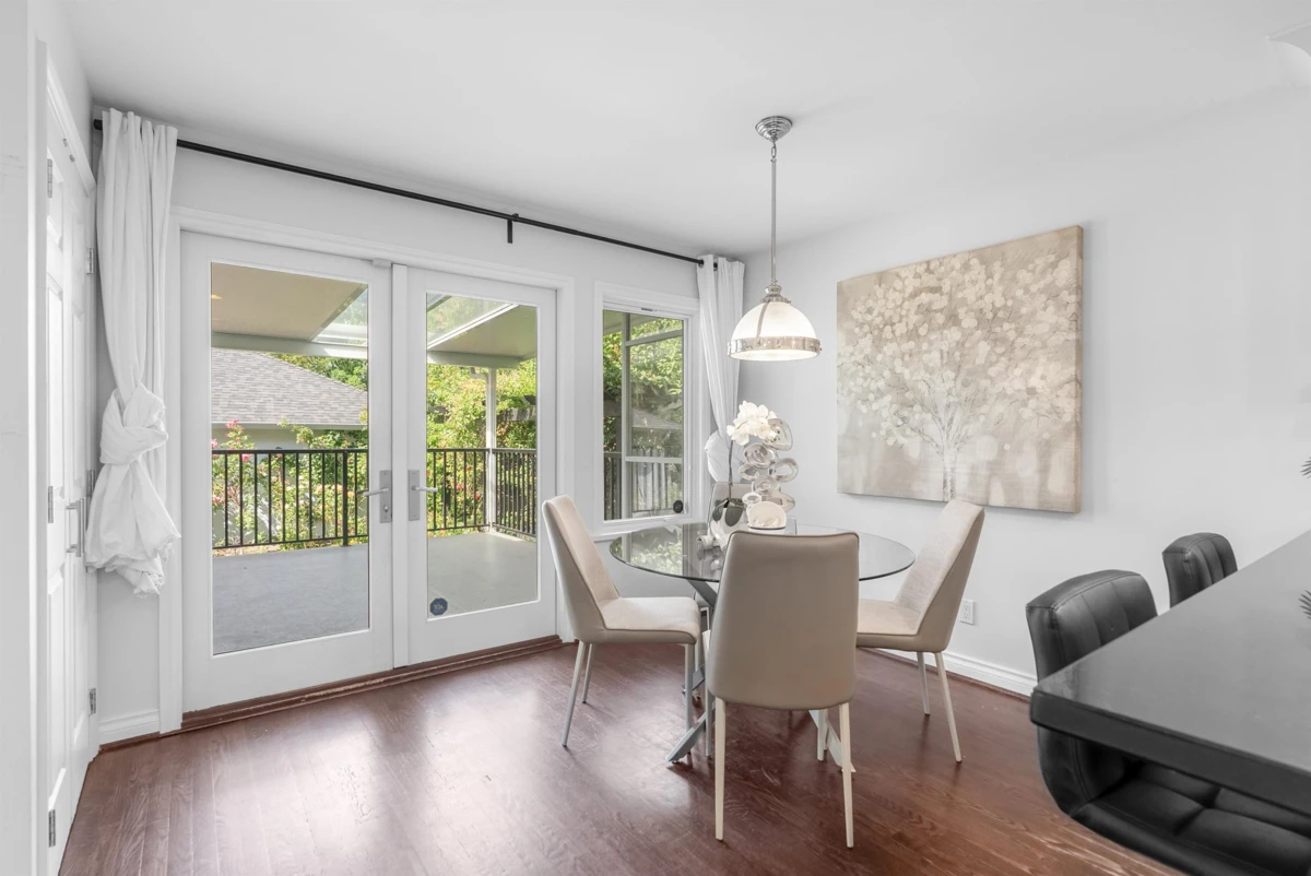 Dining Area Photo of 3985 W 14th Avenue, Vancouver, BC