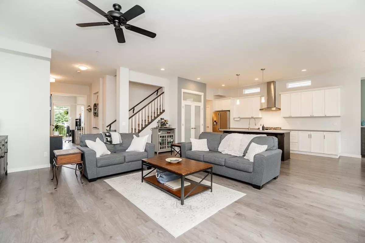 Family Room Photo of 2644 275a Street, Langley, BC