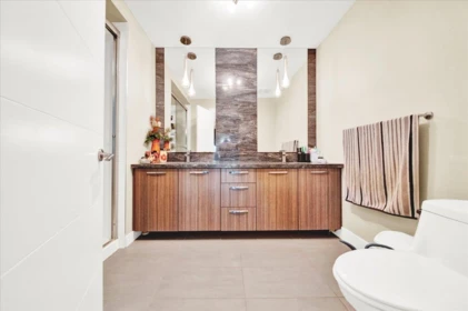 Mudroom Photo of 1 6350 142 Street, Surrey, BC