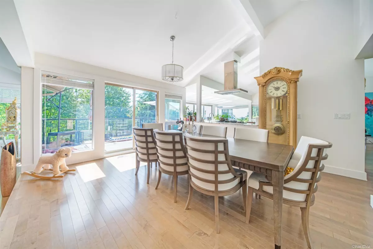 Dining Area Photo of 1448 Sandhurst Place, West Vancouver, BC