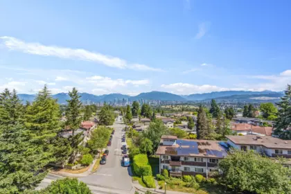 Backyard Photo of 906 4567 Hazel Street, Burnaby, BC
