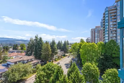 Swimming Pool Photo of 906 4567 Hazel Street, Burnaby, BC