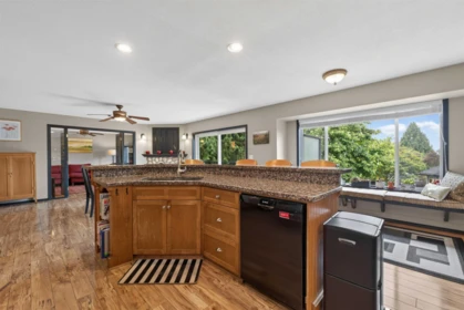 Breakfast Nook Photo of 21545 Telegraph Trail, Langley, BC