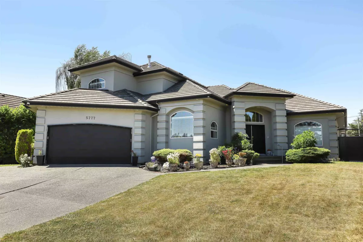 Family Room Photo of 5777 W Kettle Crescent, Surrey, BC