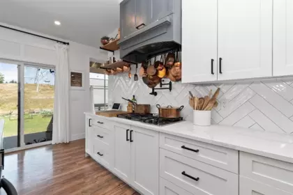 Kitchen Photo of 10071 Parkwood Drive, Rosedale, BC