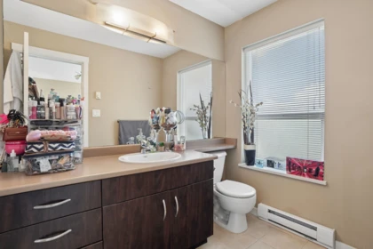 Primary Bathroom Photo of 11 22380 Sharpe Avenue, Richmond, BC