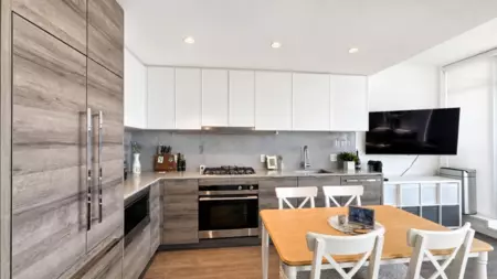 1403 1045 Austin Avenue, Coquitlam, BC, Coquitlam — Apartment/Condo for sale