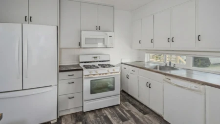 Breakfast Nook Photo of 621 Water Avenue, Hope, BC