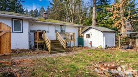 Laundry Room Photo of 621 Water Avenue, Hope, BC