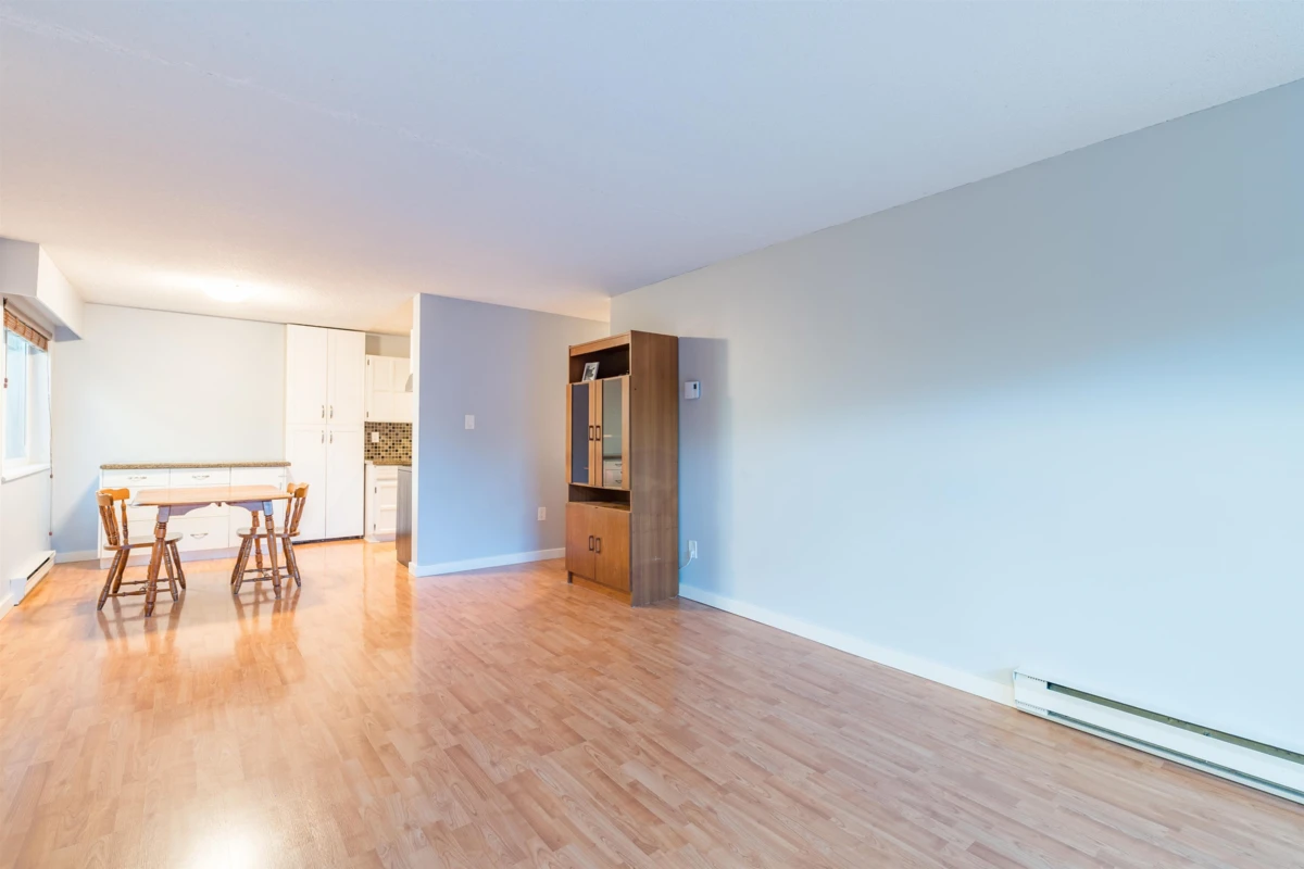 Dining Area Photo of 103 3353 Heather Street, Vancouver, BC