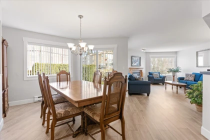 Kitchen Island Photo of 5 2475 Emerson Street, Abbotsford, BC