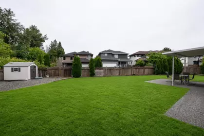 Front Yard Photo of 15445 109a Avenue, Surrey, BC