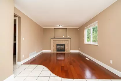 Kitchen Island Photo of 15445 109a Avenue, Surrey, BC