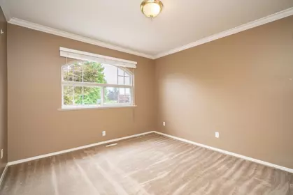 Laundry Room Photo of 15445 109a Avenue, Surrey, BC